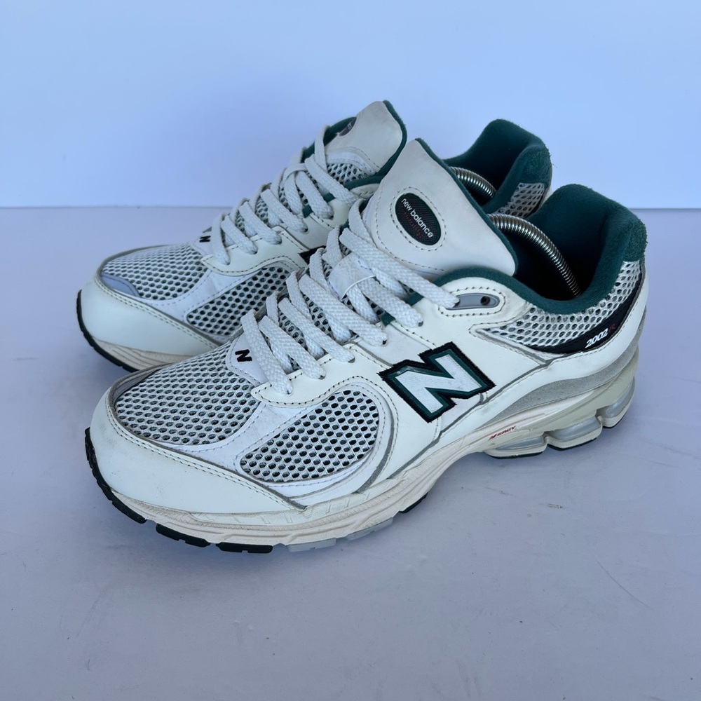 New Balance 2002R sea salt / Vintage teal sneaker 8.5 men’s